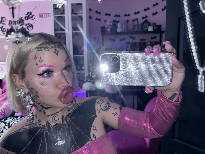 Watch Nasty Bimbo 👁👄👁Top 1.2% Onlyfans's leaked NSFW photo on TwXstars