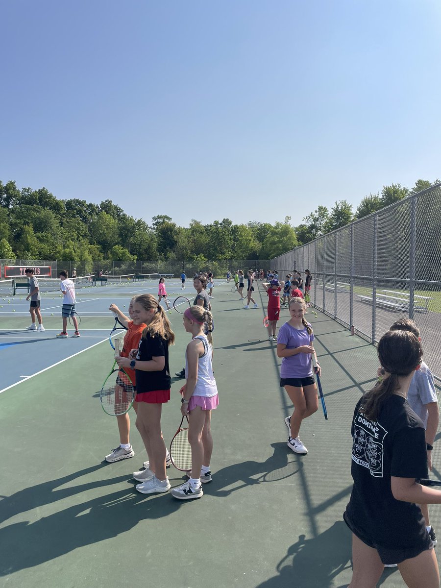 LPawTennis's tweet image. First day of tennis camp! All about forehands and fun! 🎾🧡🖤
