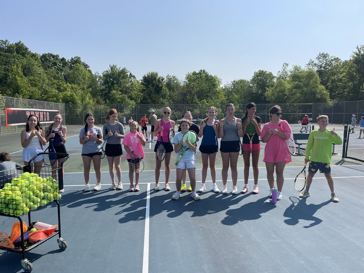 LPawTennis's tweet image. First day of tennis camp! All about forehands and fun! 🎾🧡🖤