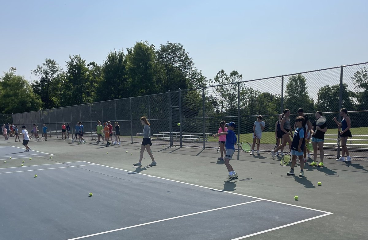 LPawTennis's tweet image. First day of tennis camp! All about forehands and fun! 🎾🧡🖤
