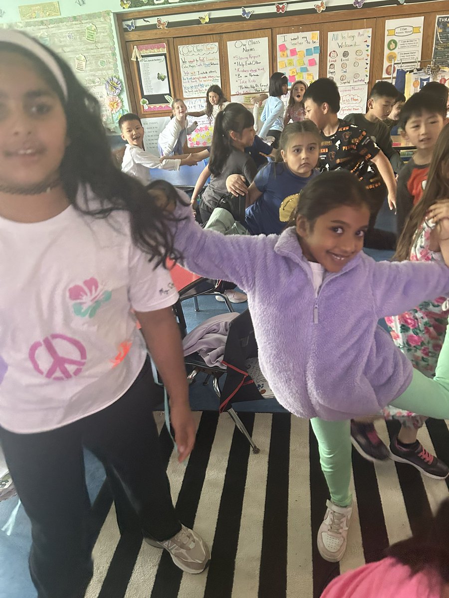 Angela Martinez (@mrsmartinezgr1) on Twitter photo It was a zen-sational time as our class and Mrs. Cianciotto’s grade 2 class teamed up for a Calming Cart collab! 🌿💛 Check out these partner yoga poses & magical moments!✨
Mentorship + mindfulness = Scottie success! 🐾 <a href="/SearingtownK5/">Searingtown School</a> #WeAreHerricks It was a zen-sational time as our class and Mrs. Cianciotto’s grade 2 class teamed up for a Calming Cart collab! 🌿💛 Check out these partner yoga poses & magical moments!✨
Mentorship + mindfulness = Scottie success! 🐾 <a href="/SearingtownK5/">Searingtown School</a> #WeAreHerricks