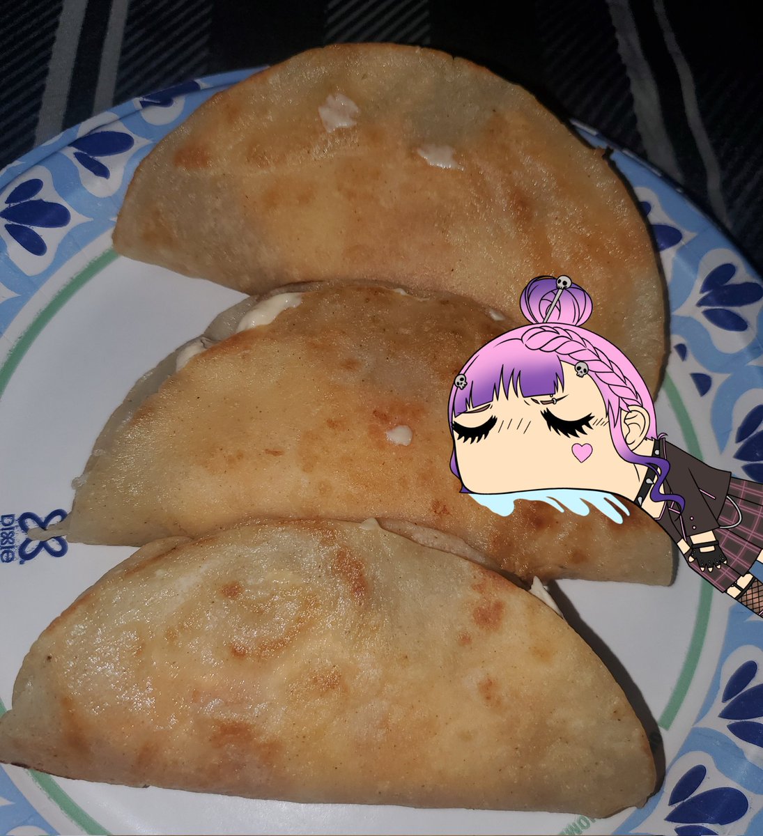 Calvaria Rose ๐๐น (@calvariarose) on Twitter photo Homemade chicken tacos! ๐ 
Must consume! ๐ Homemade chicken tacos! ๐ 
Must consume! ๐