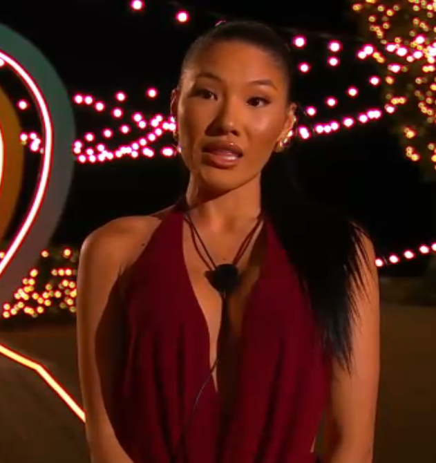 Dutchbbfan's tweet photo. JUSTICE FOR SOPHIE! Stop with this bullshit first boot within 24 hours! its awful and doesnt help the series to get any better! #LoveIsland #LoveIslanduk https://t.co/ESzDuuwG7V