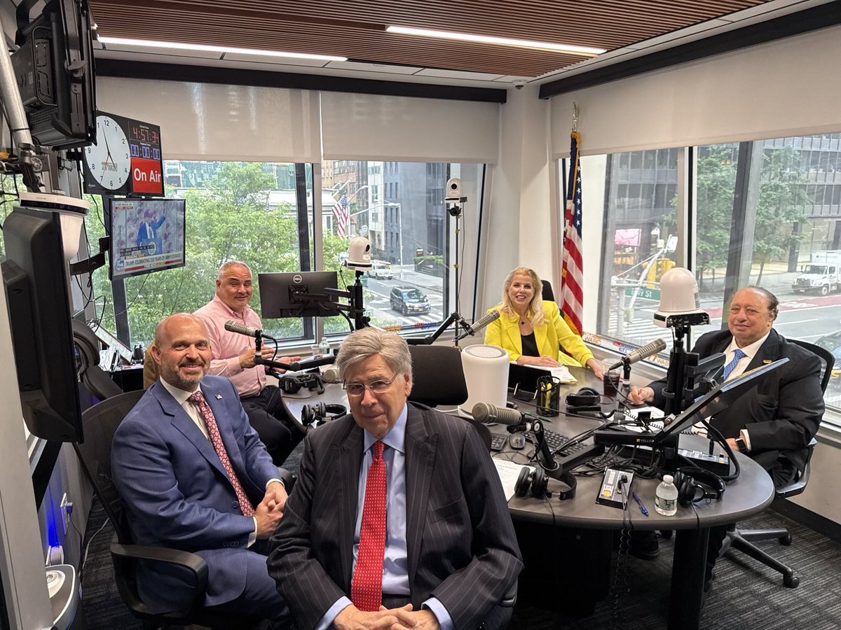 Spending the afternoon with <a href="/Catsandcosby/">Cats & Cosby</a>. Tune in on <a href="/77WABCradio/">TalkRadio 77 WABC</a>!