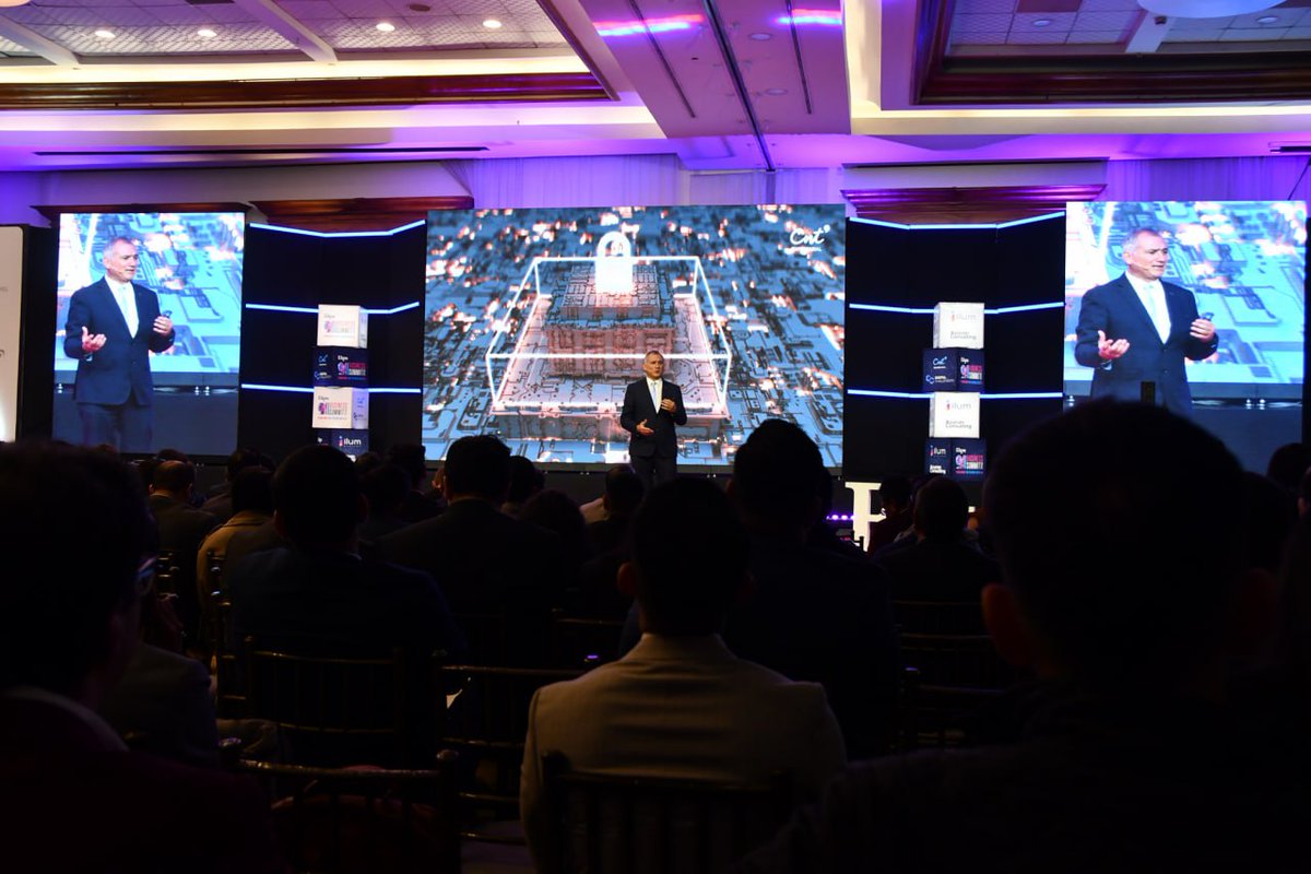 CNTinforma's tweet photo. 🔵 @ronspina, gerente general de @CNT_EC, participó en el AI Business Summit 2025 con la conferencia "Las telecomunicaciones se revolucionan con la IA". Allí explicó los planes de modernización del Estado que la empresa ejecuta junto con gigantes internacionales de la tecnología. https://t.co/5vvGi8DnLt