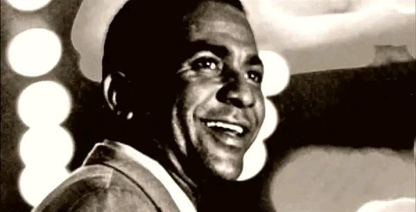 Hoy conmemoramos el fallecimiento de José Antonio Méndez (1927-1989), figura cimera de la canción romántica cubana. Autor de joyas como "La gloria eres tú" y "Novia mía", su estilo marcó época.Tres décadas después, sus boleros siguen siendo himnos del amor. 
#CubaViveEnSuHistoria