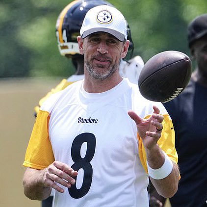 In 2019, the guy on the left was a HS senior, a year away from becoming one of the greatest Mountaineers ever. The guy on the right was leading GB to a 13-3 record in his 15th NFL season, a year away from his 3rd MVP.

Now the guy on the left is snapping to the guy on the right.