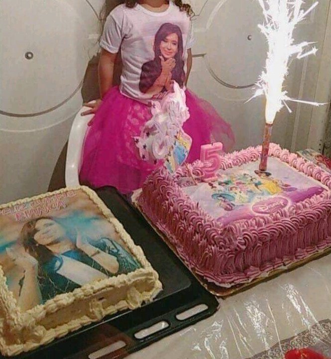 peperinaculture's tweet photo. El viernes voy a cumplir años así https://t.co/jOZJPvIrqH