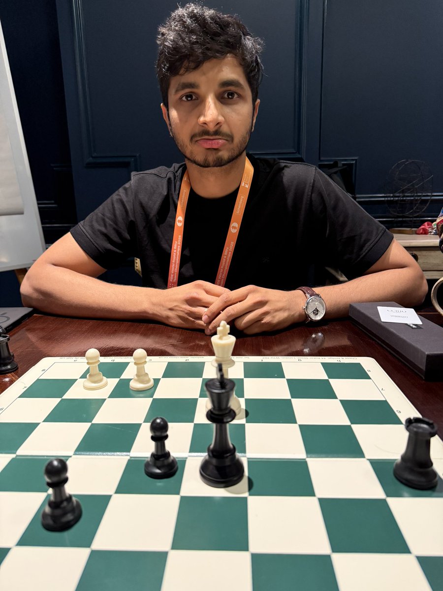 Anish Giri (@anishgiri) on Twitter photo 