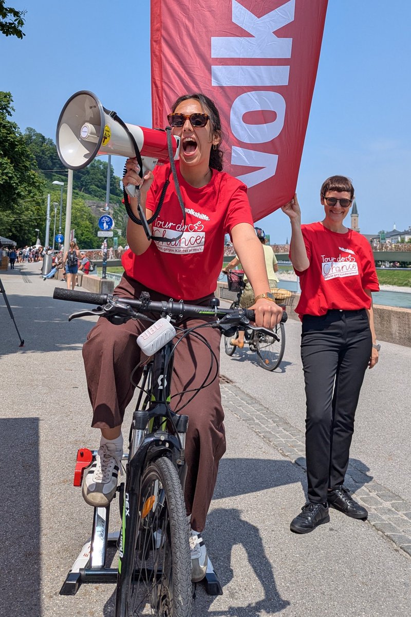 Volkshilfe Österreich (@volkshilfe) on Twitter photo Salzburg strampelte gegen Kinderarmut. Mit der #TourDeChance setzen wir ein Zeichen für sichere Wohnräume und faire Chancen für alle Kinder.
#KinderarmutAbschaffen #Volkshilfe #Salzburg Salzburg strampelte gegen Kinderarmut. Mit der #TourDeChance setzen wir ein Zeichen für sichere Wohnräume und faire Chancen für alle Kinder.
#KinderarmutAbschaffen #Volkshilfe #Salzburg