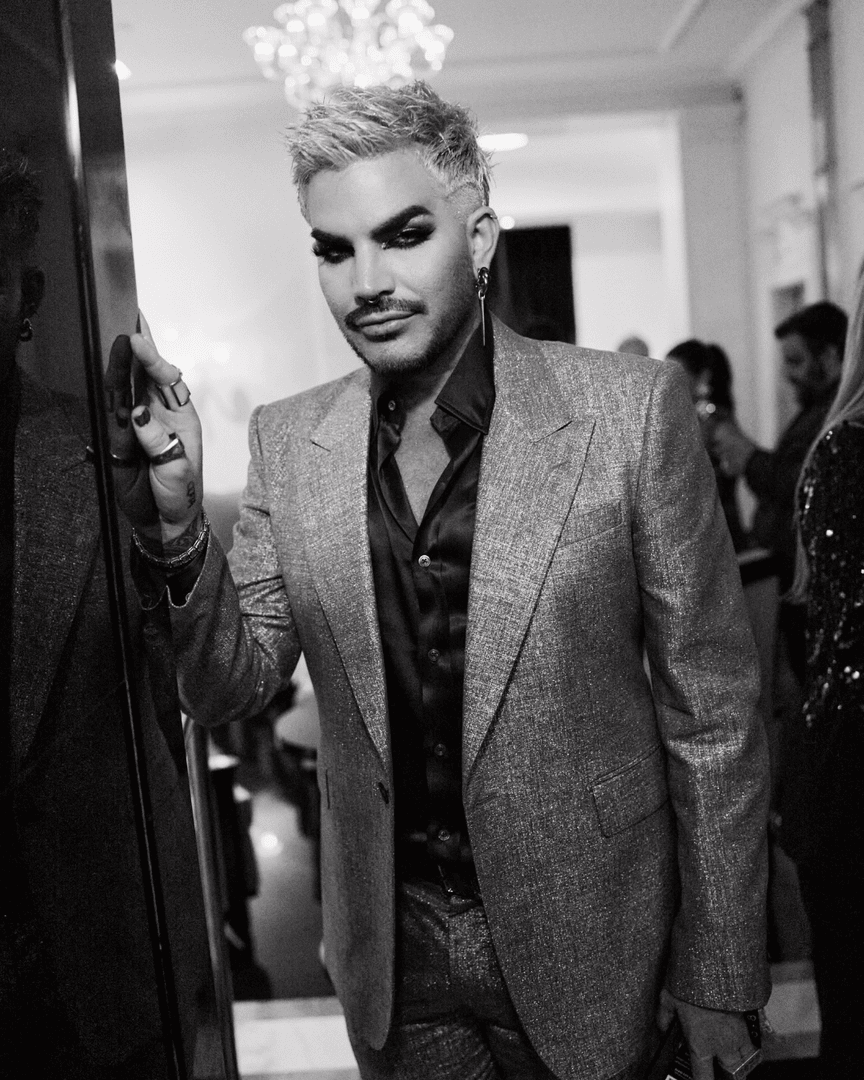 broadwaycom's tweet image. The 2025 Carlyle Tony Award Bash roared on until the wee hours of the morning! See the stars all smiles at the party hosted by producer John Gore and publicist Rick Miramontez.

Full gallery: bit.ly/43H2Z7O

📸: Emilio Madrid for Broadway.com

#tonyawards