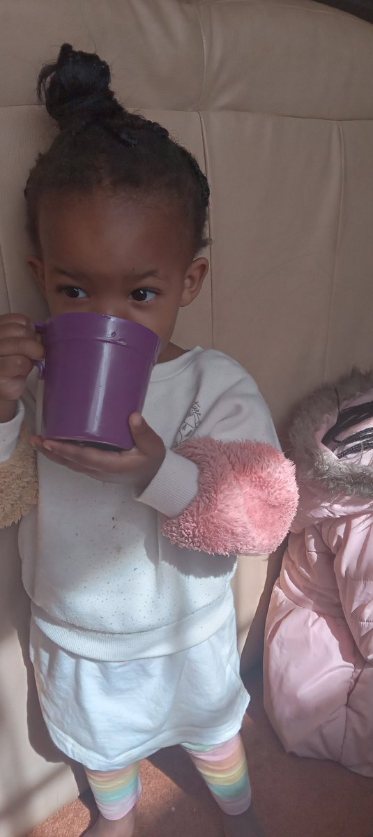 Ms_Kuhle's tweet photo. Kusemahlanyeni akukhuzwana 🤣🤣🤣🤣 I love them please 🤣❤️❤️❤️❤️ that video was supposed to be 37 hours abeg❤️❤️🔥🔥🔥

#SweetAshley 
#SweetGuluva
#AshleyBrylnnOgle 
#AshleyOgle https://t.co/LuFazwSW6T