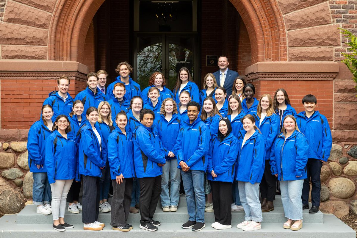 DrakeUniversity's tweet image. The Donald V. Adams Leadership Institute has been awarded top honors by NASPA—Student Affairs Administrators in Higher Education! 🏆
The institute earned both the Gold Award and Grand Silver Award for its transformative leadership development program. With a remarkable 98%…