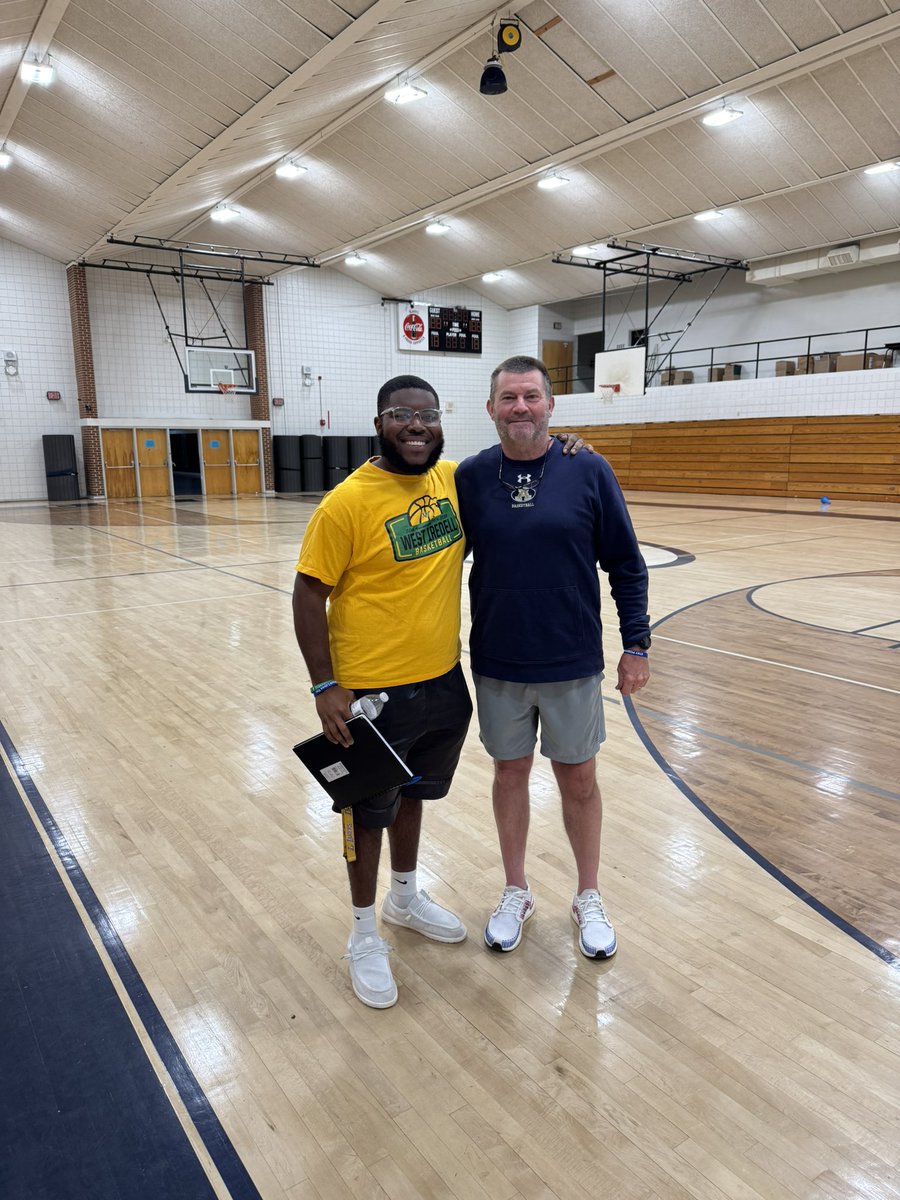 Rode down HWY 90 to Alexander Central this afternoon to watch summer practice. Huge thank you to <a href="/hodge520/">Grant Hodges</a> for allowing me to come in and grow my knowledge as a basketball coach! grateful for our bond.

#coachingneverstops 
#learningneverstops