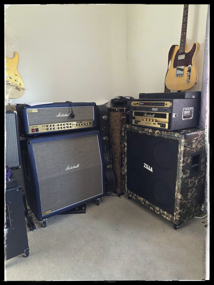 AllHailTheAle1's tweet image. Happiness is a new #ZillaCabs oversized 4x12 cabinet.