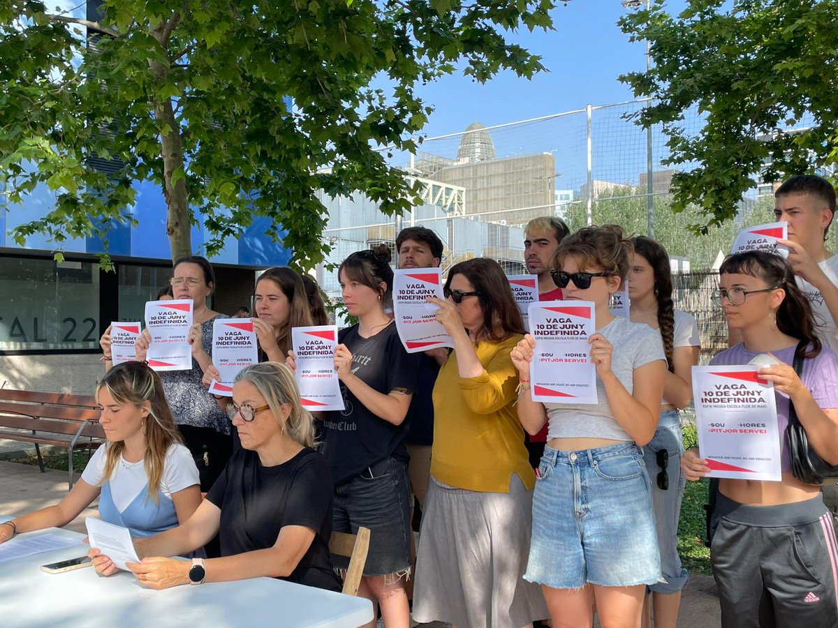 CGT Lleure (@cgtlleure) on Twitter photo VAGA INDEFINIDA A LA FLOR DE MAIG‼️
La secció sindical CGT AESA Sant Andreu <a href="/AESantAndreu/">AE Sant Andreu</a> lluita contra la retallada del 20% del sou i la precarietat al lleure educatiu.
Aquesta vaga és només el començament de la nostra lluita per totes les treballadores ✊❤️🖤 VAGA INDEFINIDA A LA FLOR DE MAIG‼️
La secció sindical CGT AESA Sant Andreu <a href="/AESantAndreu/">AE Sant Andreu</a> lluita contra la retallada del 20% del sou i la precarietat al lleure educatiu.
Aquesta vaga és només el començament de la nostra lluita per totes les treballadores ✊❤️🖤