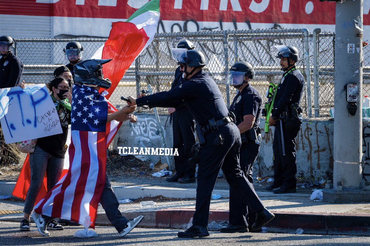 TcleanTv's tweet image. As someone who’s been documenting these protests. The police arrive and exclusively break “the law” they say they are trying to uphold! They arrive on the scene and are denying human rights that are protected by the constitution of this land. All photos are shot and owned by me