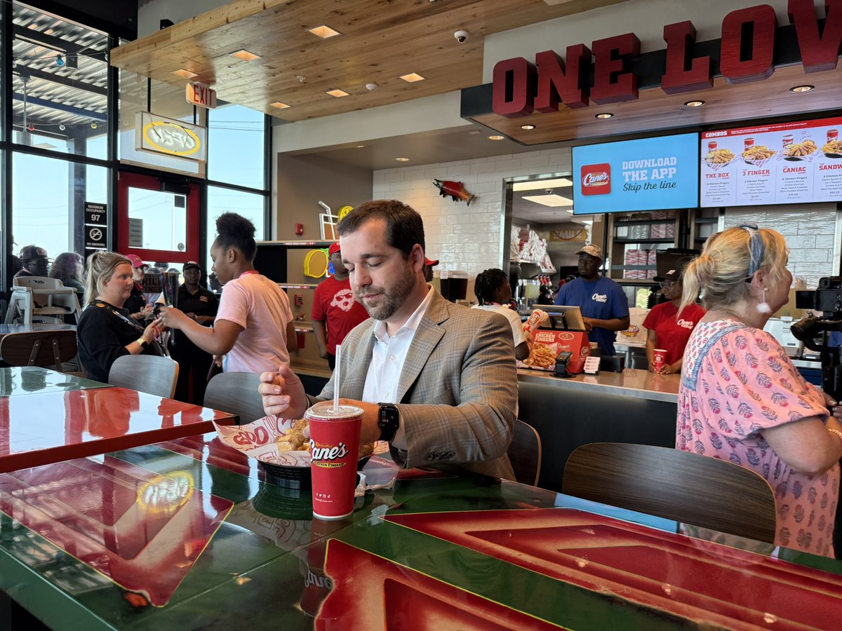 Welcome to Southaven, Raising Cane’s! Had a great time this morning enjoying some tenders and discussing the work we’re doing at the DA’s Office to ensure Southaven remains a place where businesses can thrive, customers feel safe, and employment opportunities continue to grow.
