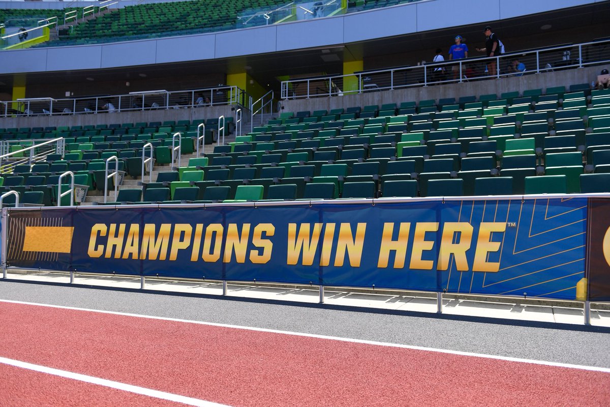 All dressed up🤩

#GoDucks