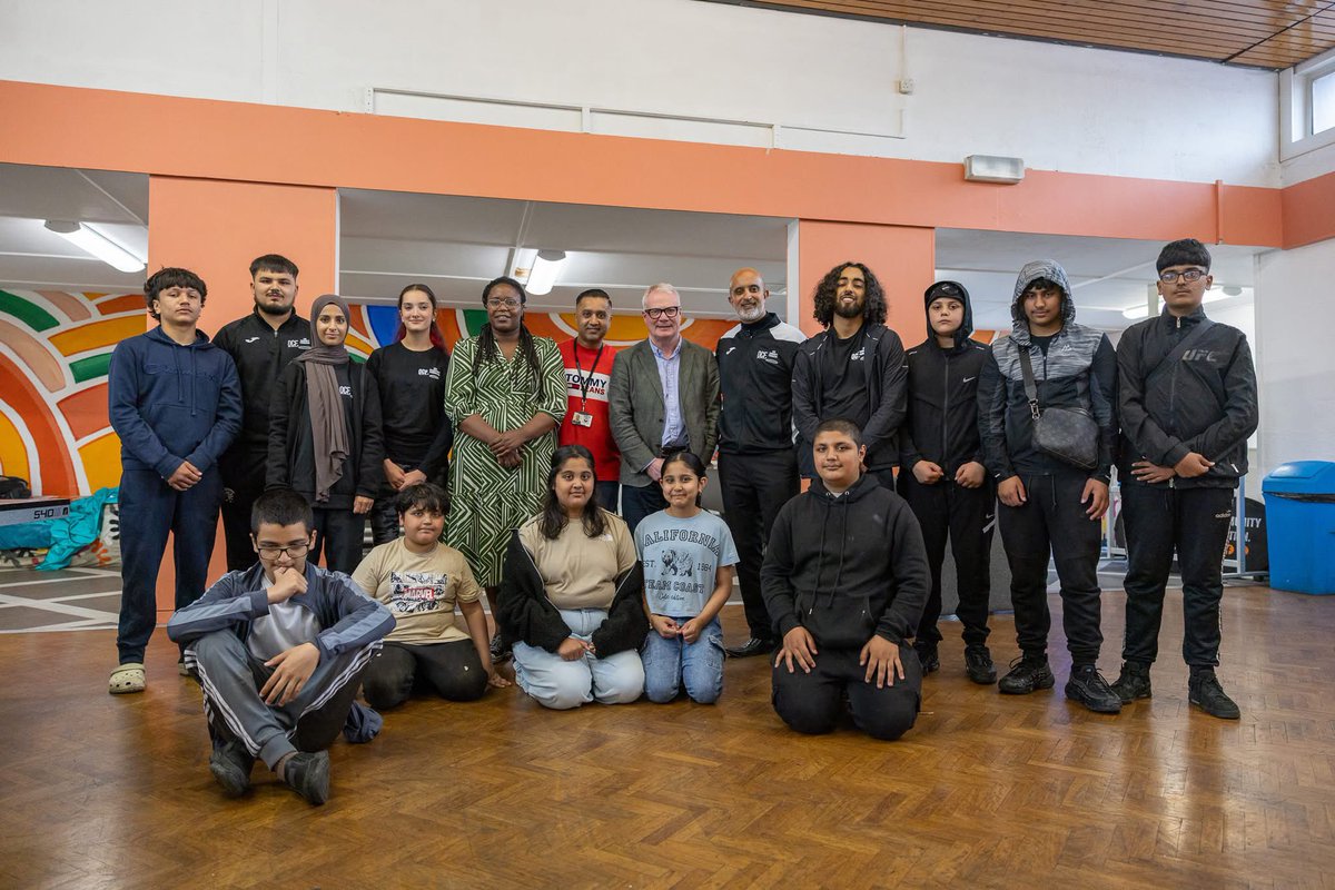 Naseby Youth Centre -Birmingham Youth Service (@nasebyyouth) on Twitter photo Thank you <a href="/RichParkerLab/">Richard Parker</a> cllr <a href="/Ms_SThompson/">Sharon Thompson🌹🇰🇳</a> for visiting our centre and interacting with young people. Thank you <a href="/RichParkerLab/">Richard Parker</a> cllr <a href="/Ms_SThompson/">Sharon Thompson🌹🇰🇳</a> for visiting our centre and interacting with young people.