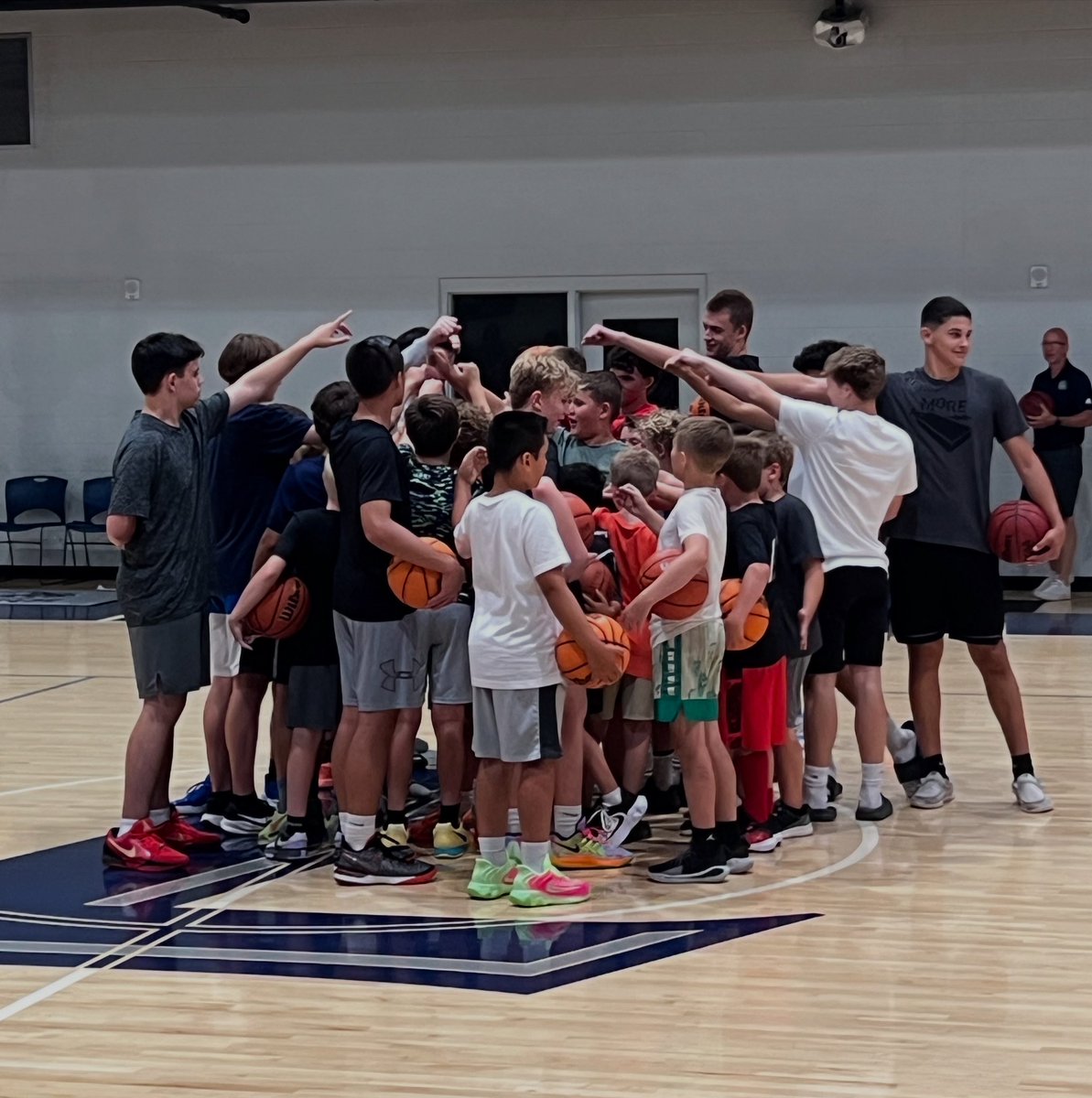 Kids Camp Day 2 ‼️ Lot of energy and excitement in the gym! Can’t wait to finish up the week #JOY #Familyon3