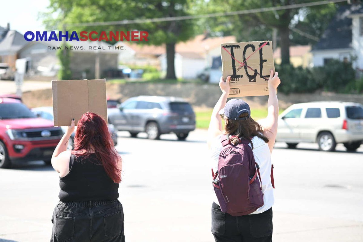 omaha_scanner's tweet photo. 📸: Protestors have gathered near 33rd and L Street following reported ICE raids at multiple Omaha businesses today. Photos and video from the scene show a crowd that appears to be growing.
#OmahaScanner https://t.co/7NHEULZmPn