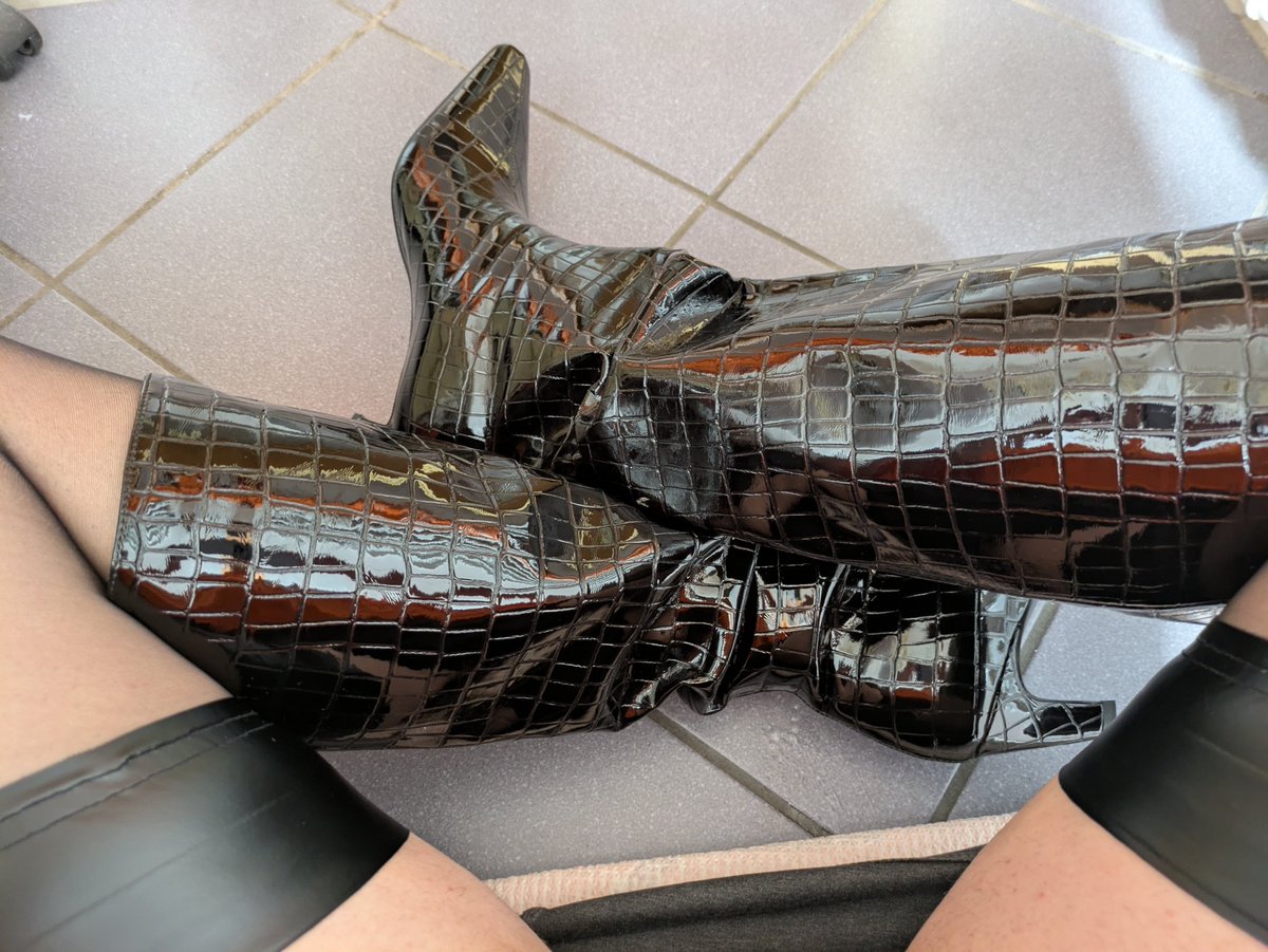 In 2 Wochen habe ich Geburtstag 💋 
Ihr dürft Euch nützlich machen!!!
Senden , senden und nochmals senden.
#findom #femdom #Herrin  #zahlsau #loser #zahlschwein