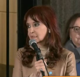 LiliLopezForesi's tweet photo. ¿Notaron lo tranquila que estaba?
Todo esto lo tenía previsto, incluso cuando anunció su candidatura. 
Sabe que esta proscripción enaltece su dimensión política. https://t.co/2nbgsjHKXG