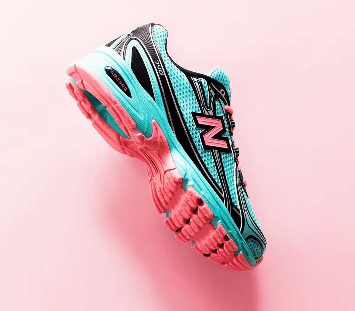 Ad: NEW via Sneaker Politics
New Balance 740 "Cyber Jade"

&gt;&gt; bit.ly/3Th0y5x