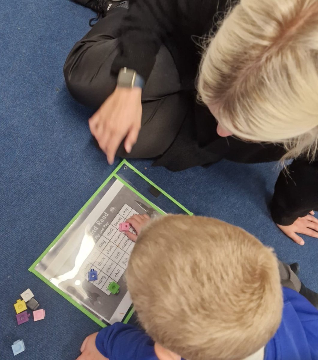 Pip and Pap Phonics - A DfE Validated Programme (@pippapphonics) on Twitter photo "Roll and Read" #PipAndPap fun with #EYFS today 🧡🧡 #phonics <a href="/PipPapPhonics/">Pip and Pap Phonics - A DfE Validated Programme</a> "Roll and Read" #PipAndPap fun with #EYFS today 🧡🧡 #phonics <a href="/PipPapPhonics/">Pip and Pap Phonics - A DfE Validated Programme</a>