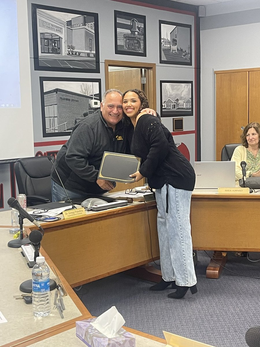 NCASD School Board Members recognized a group of tremendous athletes! #ncasdproud

Kaevon Gardner, Kyrell Harris, Olivia Hood, Gabby Mangieri, Keara Mangieri, &amp; Dominic Miller