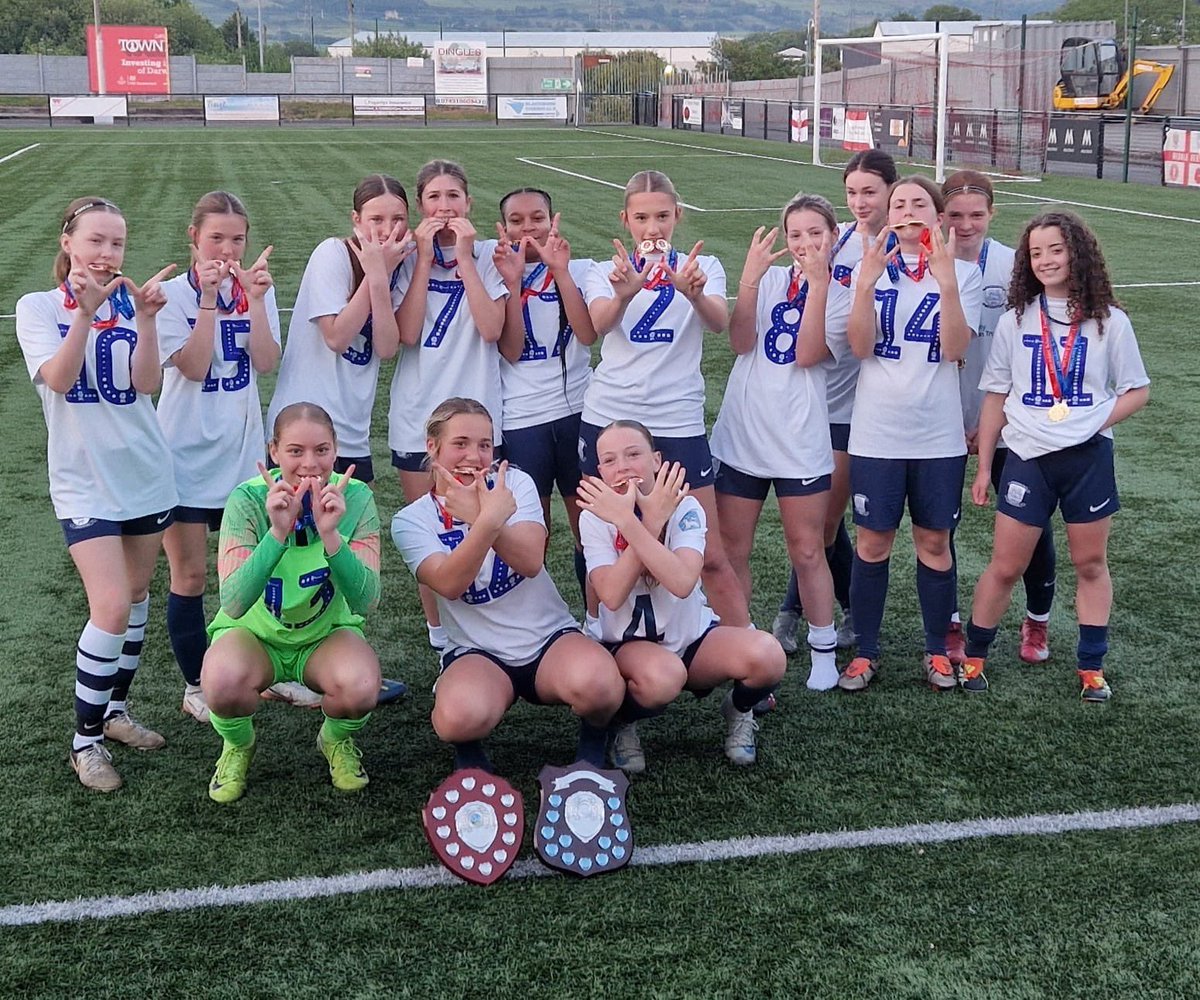 A double again tonight as the u15 win 2-1. The u15’s winning the league and cup. They have the chance of a treble still to come. 

Collum ⚽️⚽️