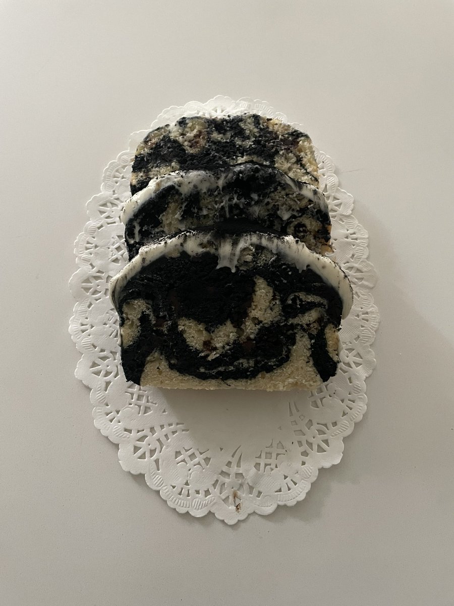 black and white marble loaf with earl grey cream cheese frosting!!!!!&lt;3
