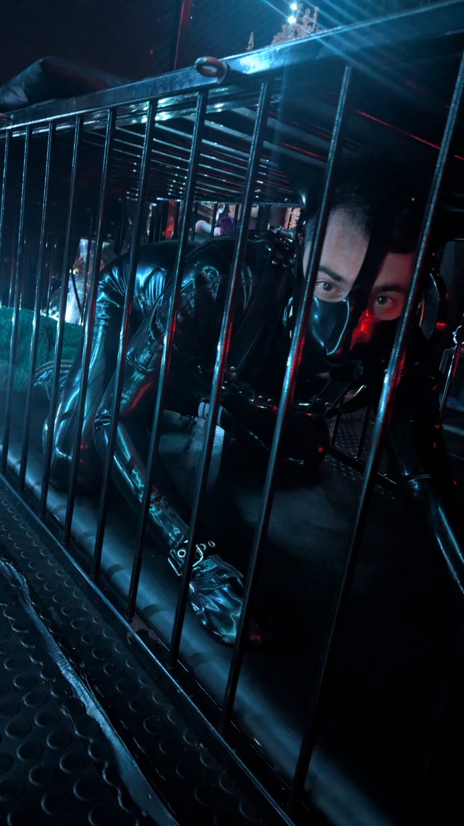 DeviantPartners's tweet photo. He deserves to be jailed 💅⛓️ https://t.co/VELzs9n2yd