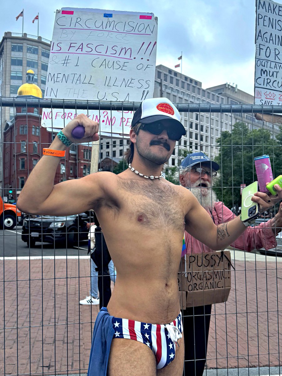 stachepapi's tweet photo. happy pride uncut kings we out here fighting for you 😤 https://t.co/TP6N2OmqEy