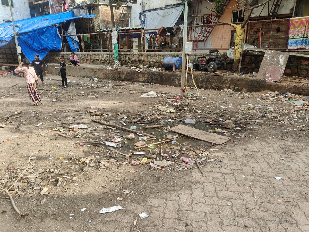 gullyclasses's tweet photo. @mybmcWardHE what you are doing the condition of Wadi Ground. Take urgent steps. 
Location - Wadi Ground, Husaini Nagar, Near Nai Basti, Dharavi.
@mybmc https://t.co/UuclGocI88