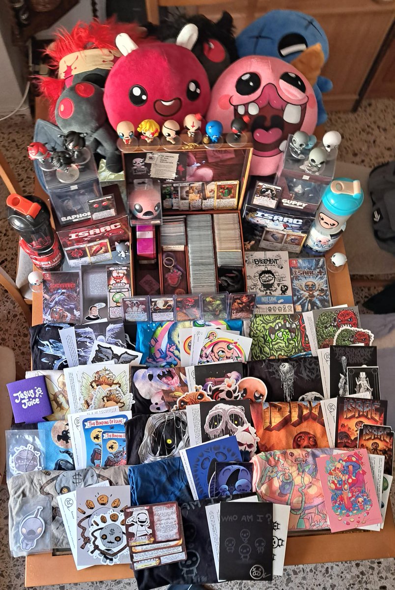 smile_ral's tweet photo. #DeathDrawsNear @TheMaestroTeam
I hope this counts for the contest ^^
I'm missing very few things to complete my personal collection (like that Angel Isaac figure! )
Aaaaand, I have Pestilence, War and Lost Soul signed by the real @Sony_Shock https://t.co/YExF6Gdje8