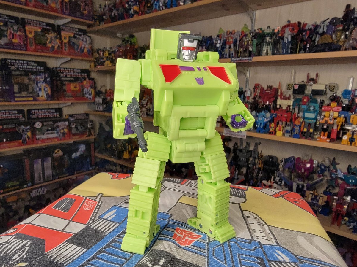 cracktasticpod's tweet photo. Got a crush on you!

📷: Bonecrusher

Unboxing: https://t.co/uhAoWgG5Ih

#CracktasticPlastic #transformertuesday #Bonecrusher #constructicon #thrillofthehunt #toner #toypodcast 

Listen &amp; subscribe wherever you get your podcasts or connect with us at https://t.co/eOzPzki1pa https://t.co/P40B3zpBdp