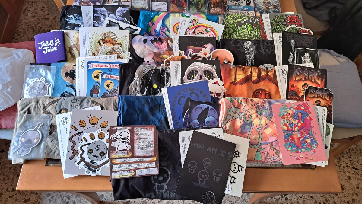 smile_ral's tweet photo. #DeathDrawsNear @TheMaestroTeam
I hope this counts for the contest ^^
I'm missing very few things to complete my personal collection (like that Angel Isaac figure! )
Aaaaand, I have Pestilence, War and Lost Soul signed by the real @Sony_Shock https://t.co/YExF6Gdje8