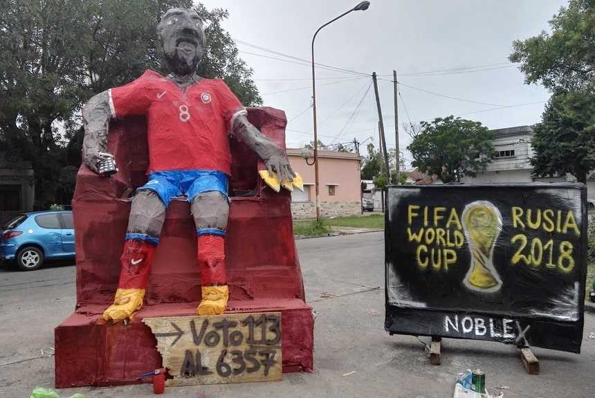 Mi hermosa ciudad de #LaPlata, lo sigue adelantando desde el 2018. Otra vez, el guapo de Vidal verá un mundial por TV, por tercer año consecutivo. Chile afuera. Él,  en el sillón.