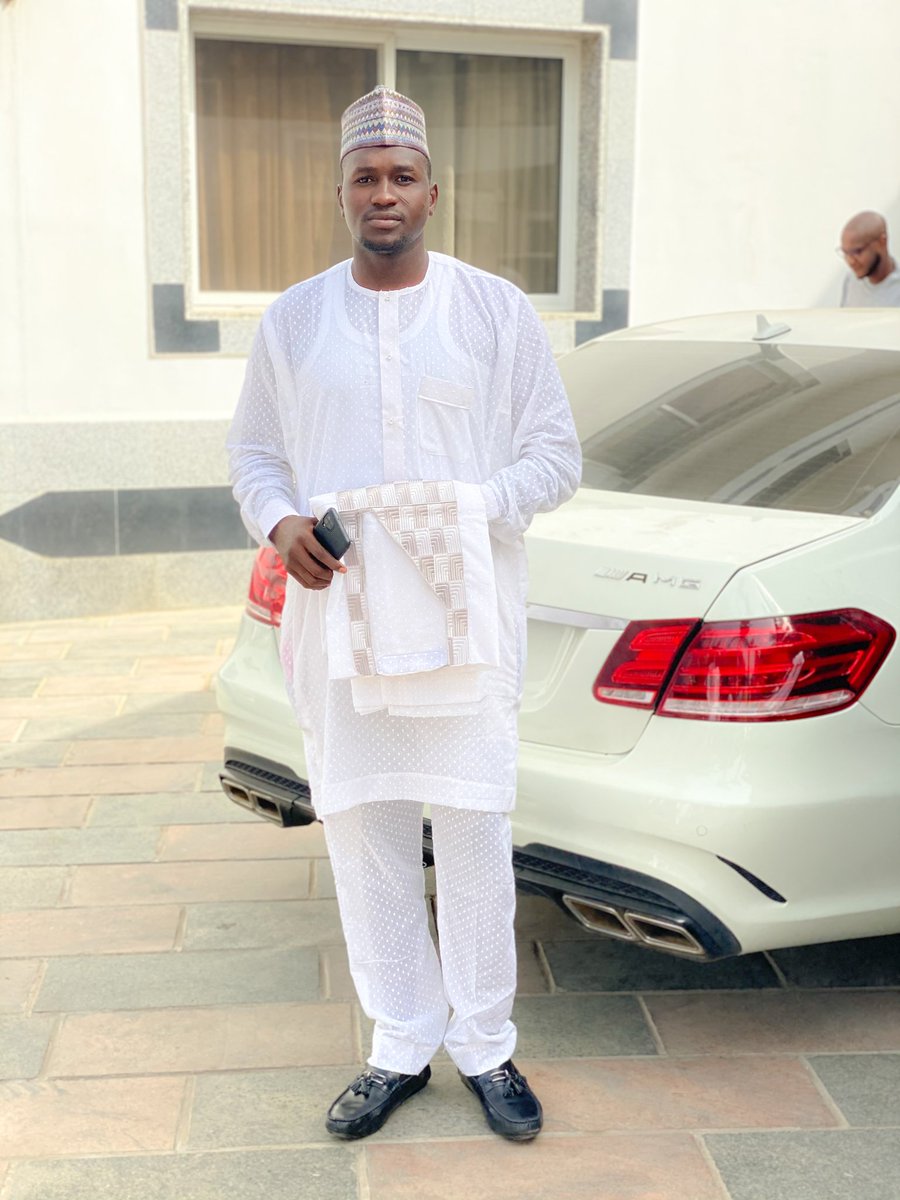 Ni da guy din Nan waye yafi wani tsayi ne😅 ku dubamin