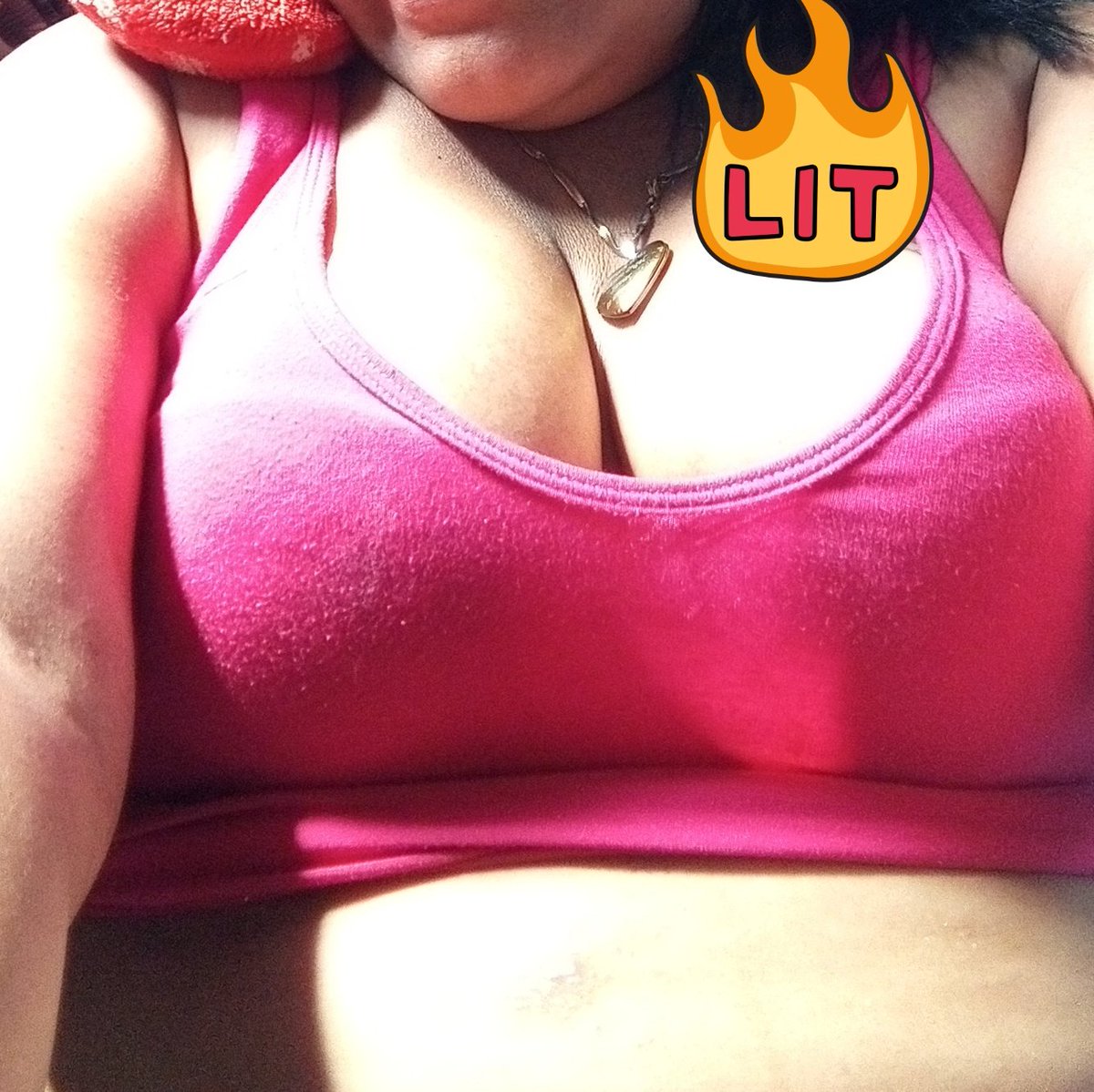belis30's tweet photo. Quiero una pareja de solo chicas https://t.co/ReGG85Zsem