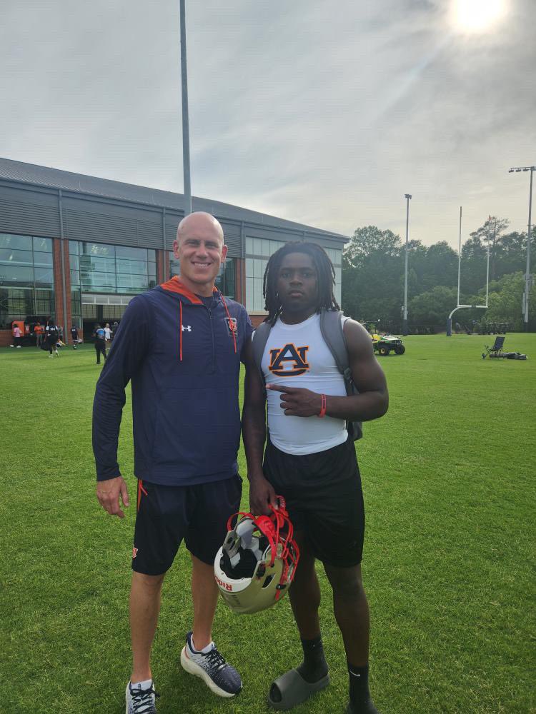 DaKobieH's tweet image. Great thanks to Auburn coaches for great work at the AU camp @coachbsheldon @CoachDurkin @247recruiting @AuburnFootball #BlessedAndGrateful #auburnfootball #AGTG