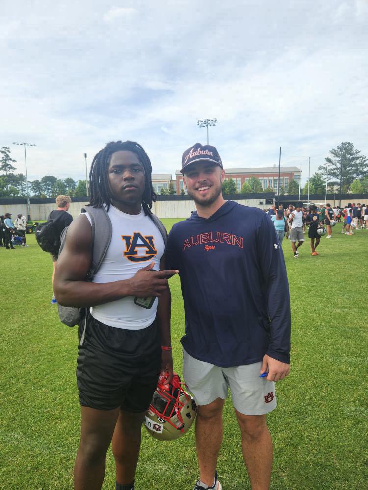 DaKobieH's tweet image. Great thanks to Auburn coaches for great work at the AU camp @coachbsheldon @CoachDurkin @247recruiting @AuburnFootball #BlessedAndGrateful #auburnfootball #AGTG