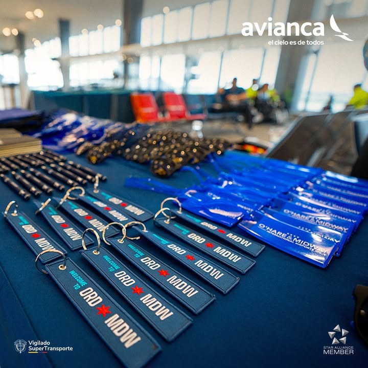 De Chicago a El Salvador, a un vuelo de distancia.

Conectamos la ciudad de los vientos 🌬️ con un paraíso en Centroamérica, donde la calidez y la cultura se fusionan con lo inesperado.

¿Listo para ser parte de esta nueva historia: cutt.ly/8ruv8aMd? ✈️✨