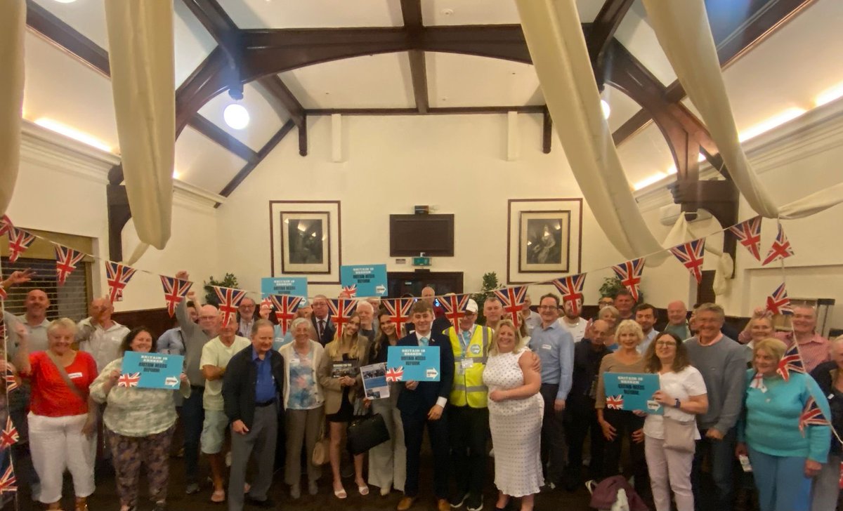 NathanRobinsUK's tweet image. Braintree wants @reformparty_uk
Tonight we held our branch event in Braintree, what an amazing atmosphere
Fantastic speakers and amazing guest
@reformparty_uk @Nigel_Farage @drdavidbull @ZiaYusufUK