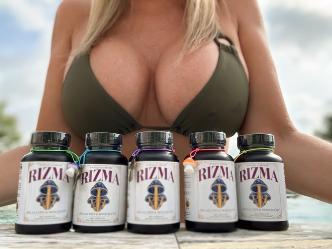 Watch Mrs. Andi's leaked NSFW photo on TwXstars