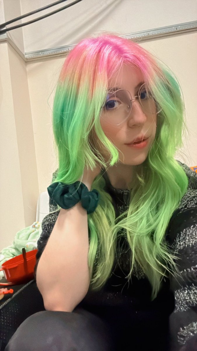 Got my hair refreshed for NAIC with a bit of a Demon Slayer inspiration ❤️ whatdya think? 🥰 flying tomorrow!