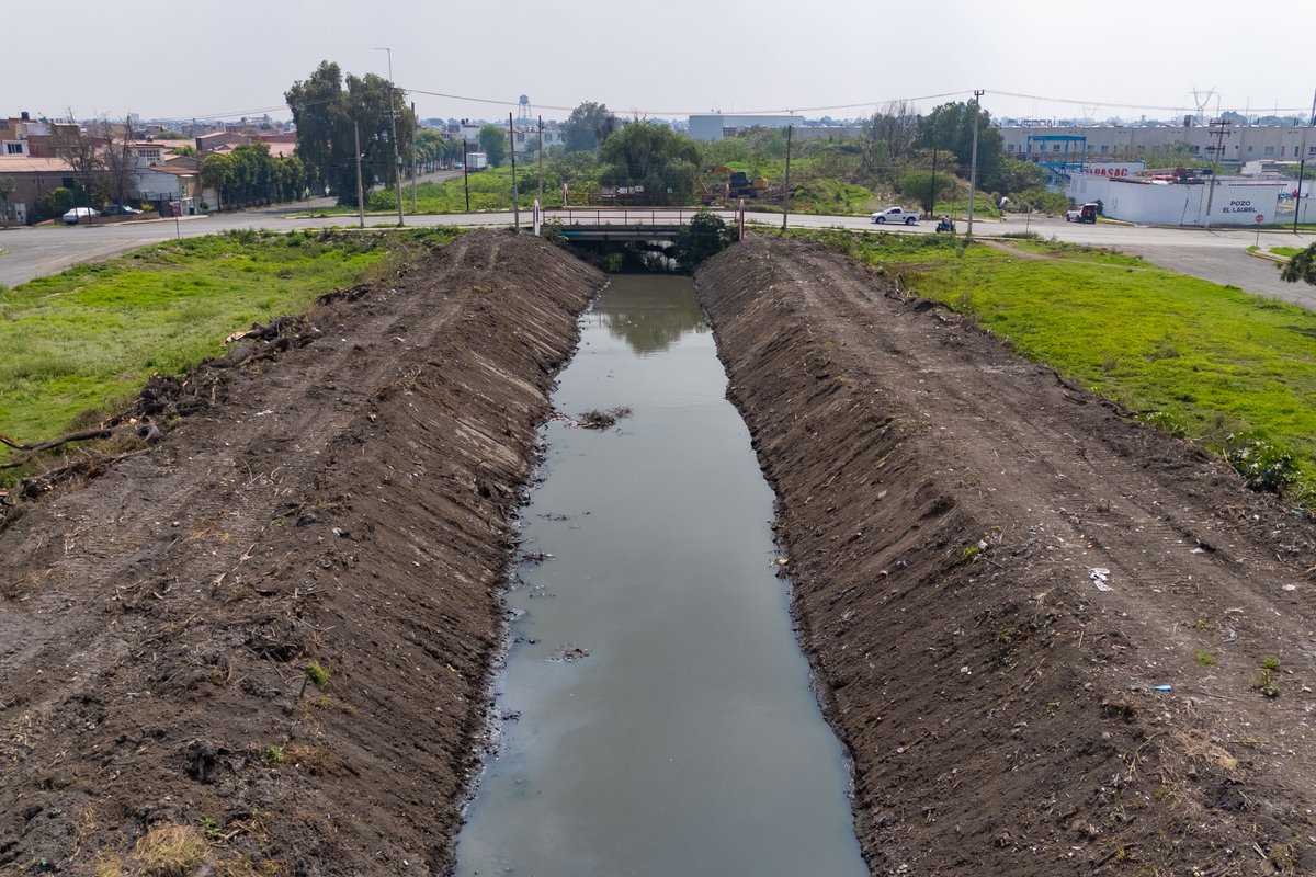 GobCoacalco2022's tweet image. ¡El trabajo no se detiene! 🚧💧Nuestro equipo operativo de #SAPASAC avanza con la limpieza del canal de Cartagena, en El Laurel, fortaleciendo el programa preventivo contra inundaciones y, asegurando el flujo adecuado del agua.

#ContinuidadDeBuenosResultados