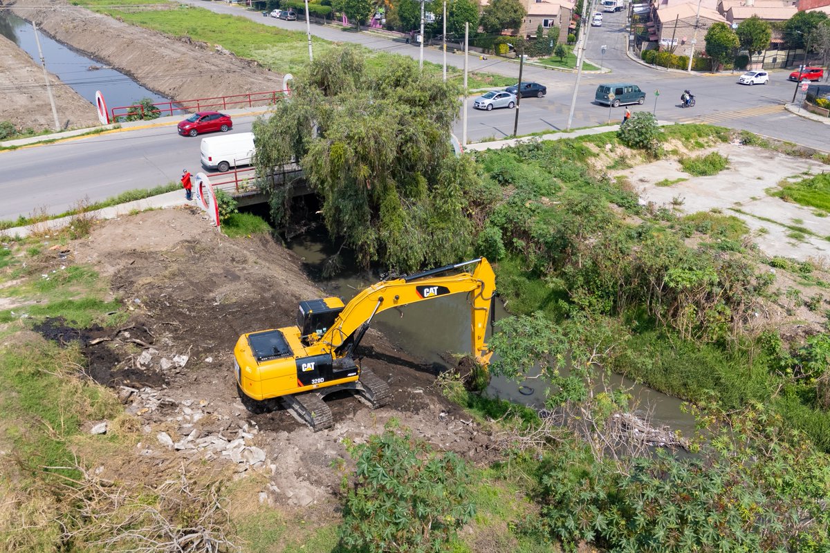 GobCoacalco2022's tweet image. ¡El trabajo no se detiene! 🚧💧Nuestro equipo operativo de #SAPASAC avanza con la limpieza del canal de Cartagena, en El Laurel, fortaleciendo el programa preventivo contra inundaciones y, asegurando el flujo adecuado del agua.

#ContinuidadDeBuenosResultados